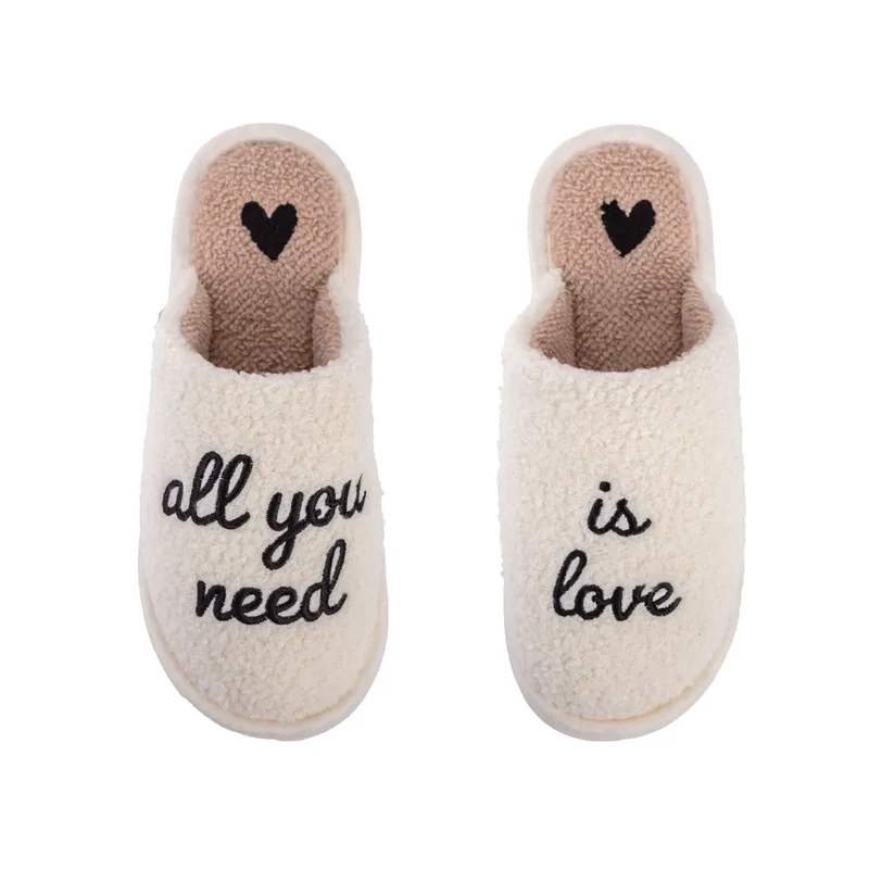 Zapatillas “All you need is love” beige