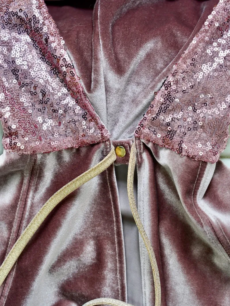 Cape en velours et à paillettes