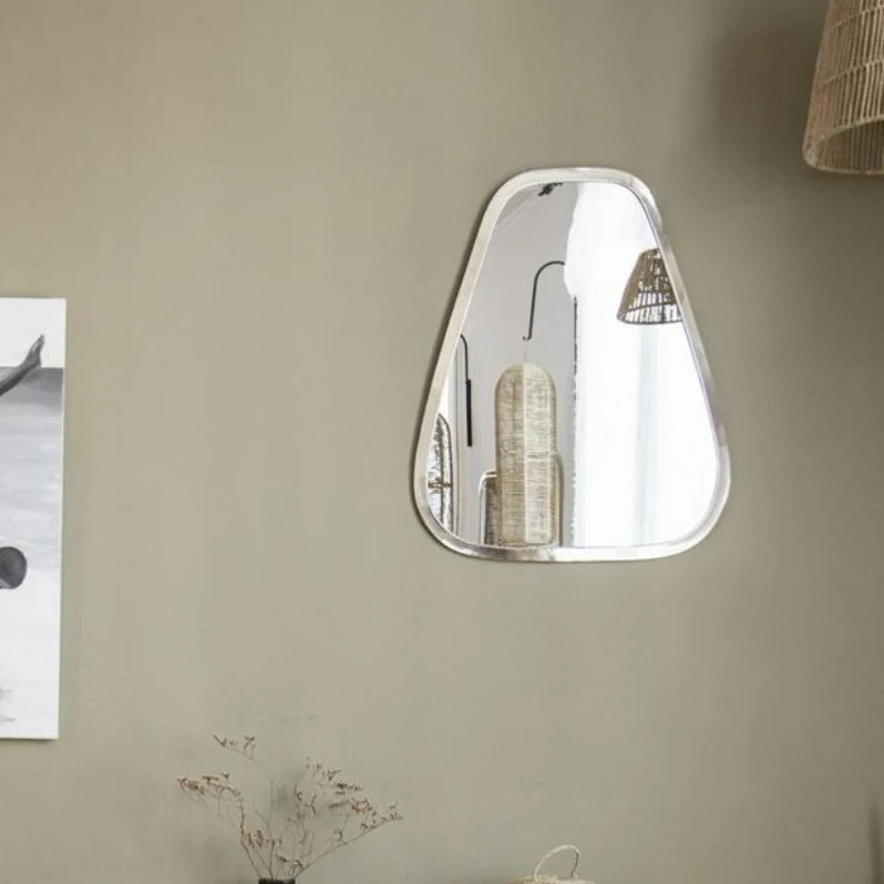 Grand Miroir Mural Argenté en Forme Trapézoïdale – 90 cm