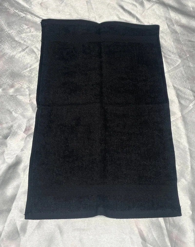 Petite serviette noire - personnalisée