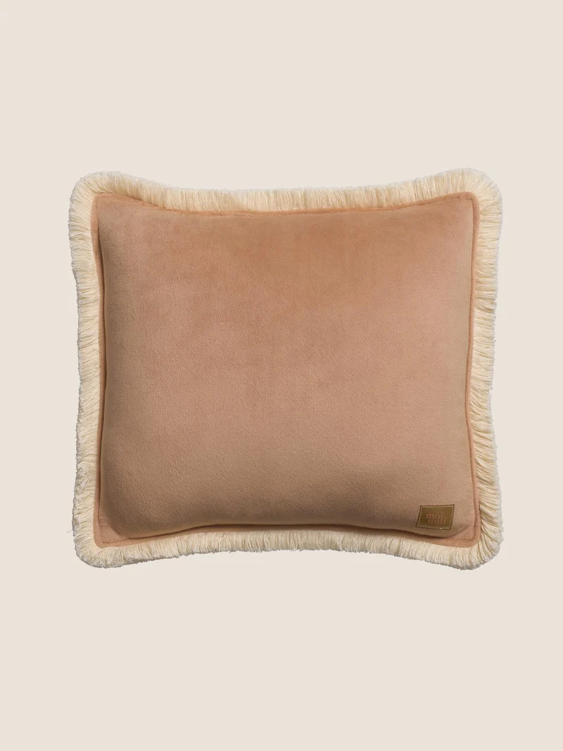 Coussin à franges en velours caramel