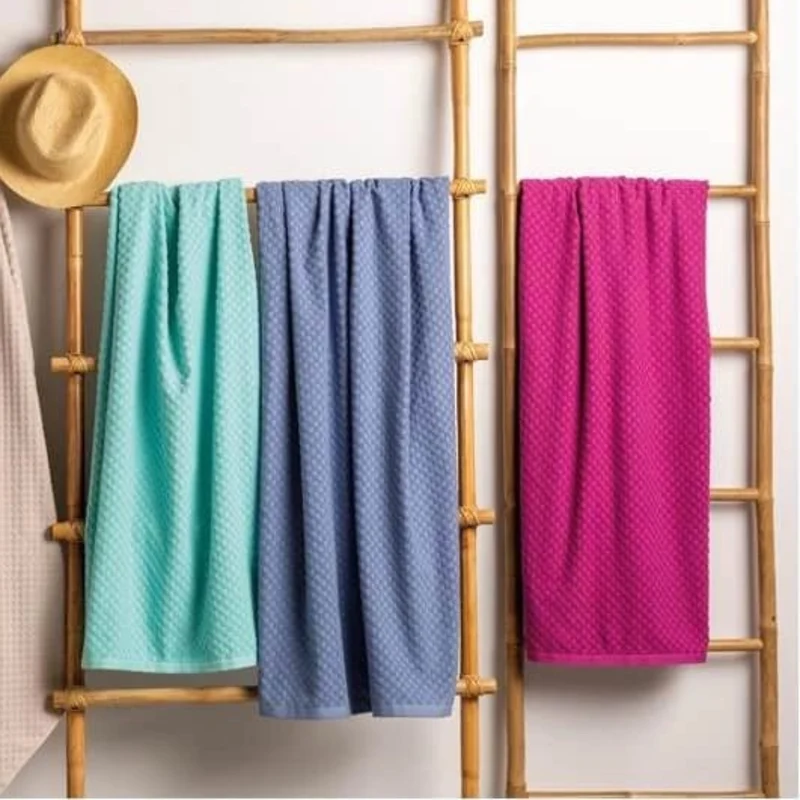 Serviette de plage en éponge