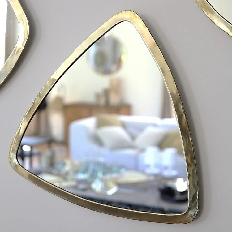 Miroir triangulaire en laiton doré 50cm – Design moderne