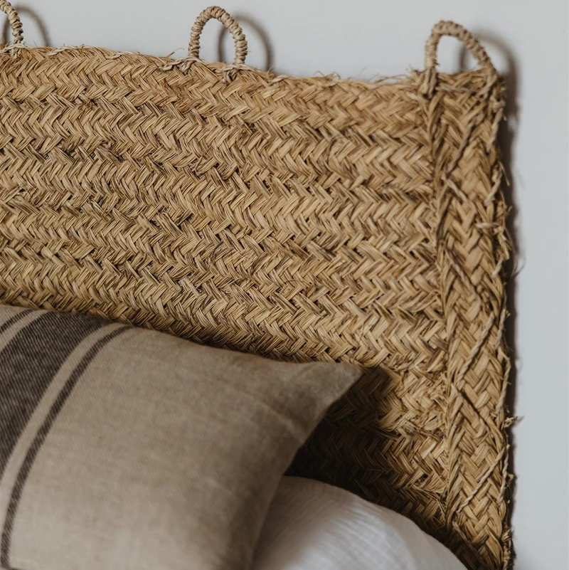 Tête de lit tressée en fibre naturelle d'Alfa