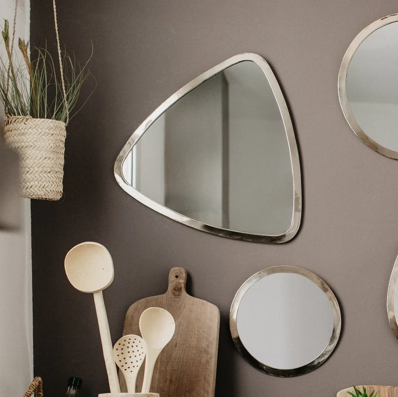 Miroir Triangle Argenté Métal - 4 Tailles Salle de Bain & Chambre