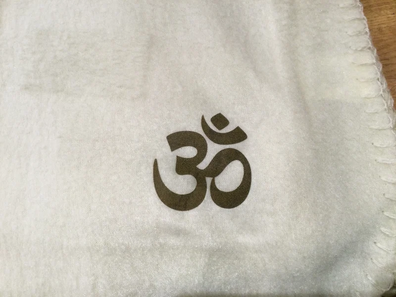 Couverture de Yoga - Polaire légère 180 x 135 cm (4 couleurs)