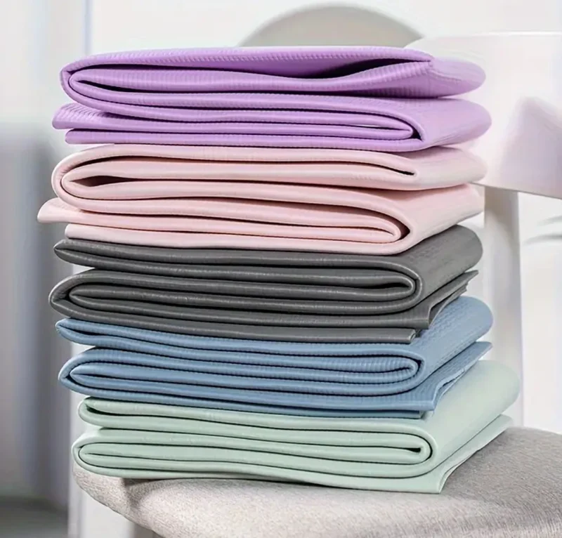 Tapis de yoga pliable et léger pour le voyage - plusieurs couleurs