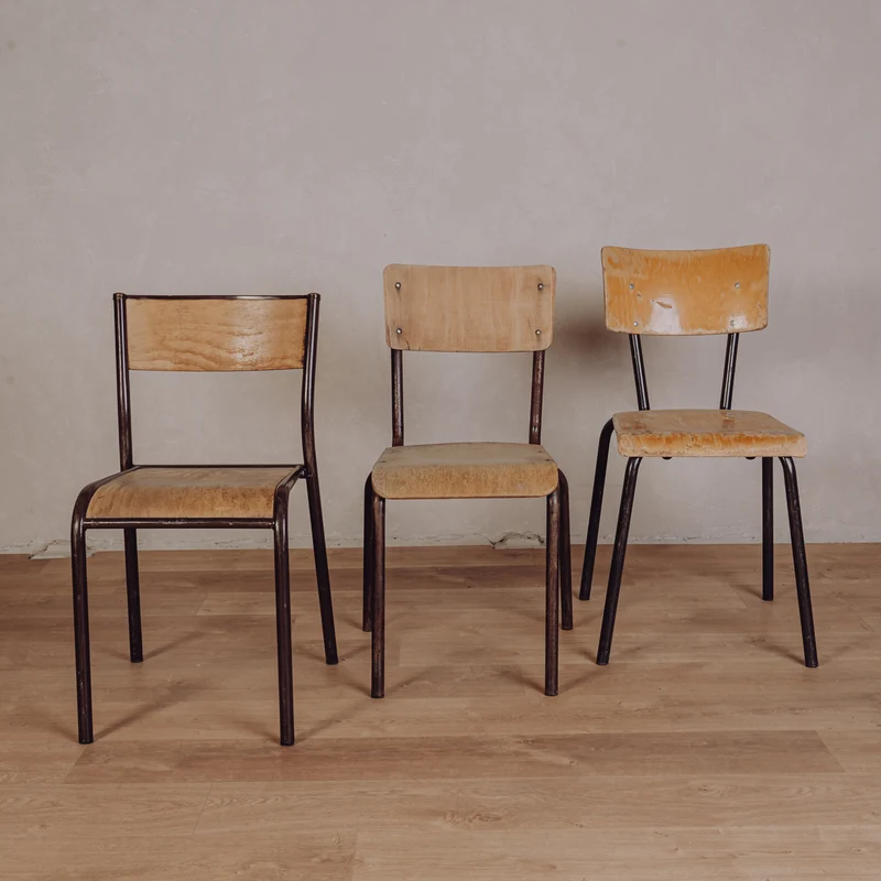 Chaises d'écolier