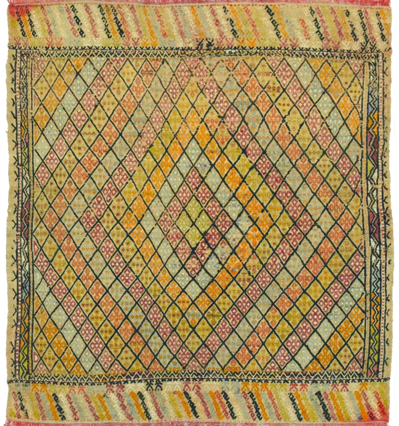 Kilim ancien Cicim – 127 × 113 cm