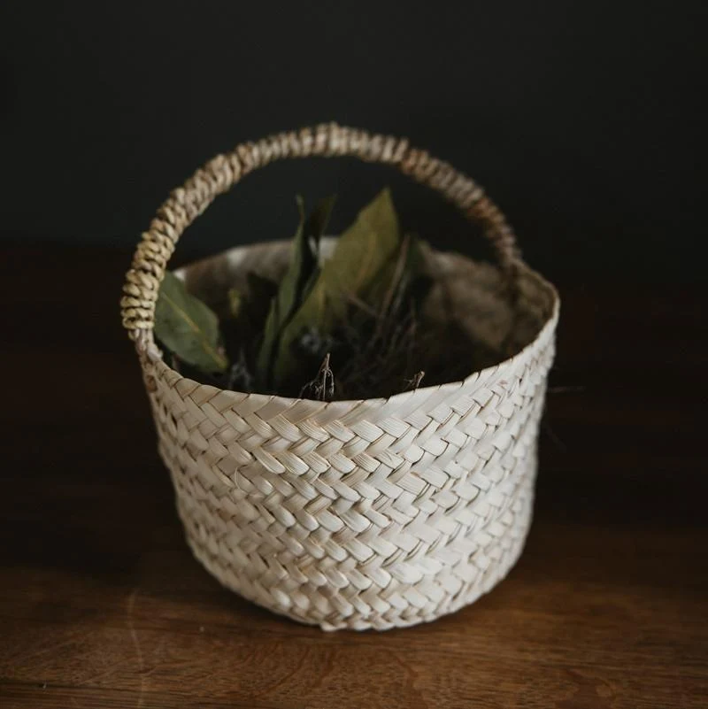 Cache-Pot CLARA | Panier Suspendu Fait Main en Feuille de Palmier Naturelle